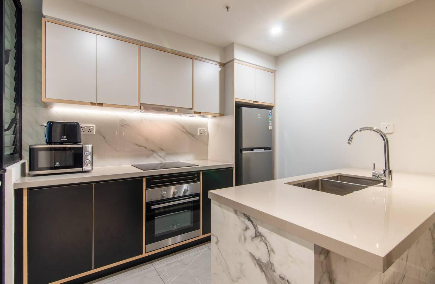 Luxury 2 Or 3Br Apartment In Dist 1 N Pool, Gym, Airport Pickup TP. Hồ Chí Minh Ngoại thất bức ảnh