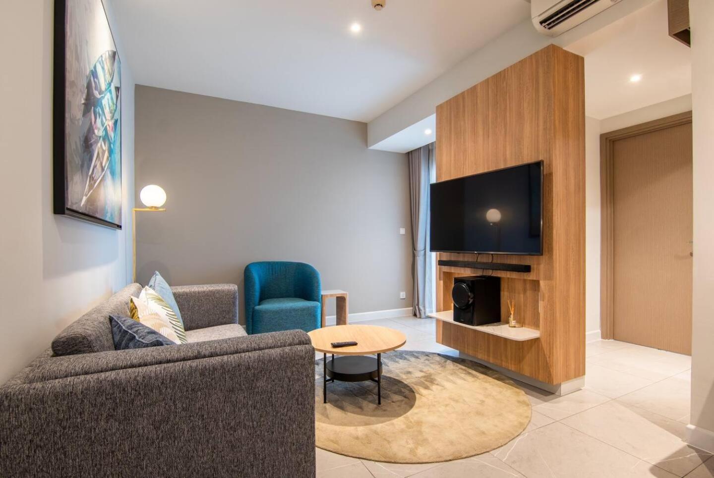Luxury 2 Or 3Br Apartment In Dist 1 N Pool, Gym, Airport Pickup TP. Hồ Chí Minh Ngoại thất bức ảnh