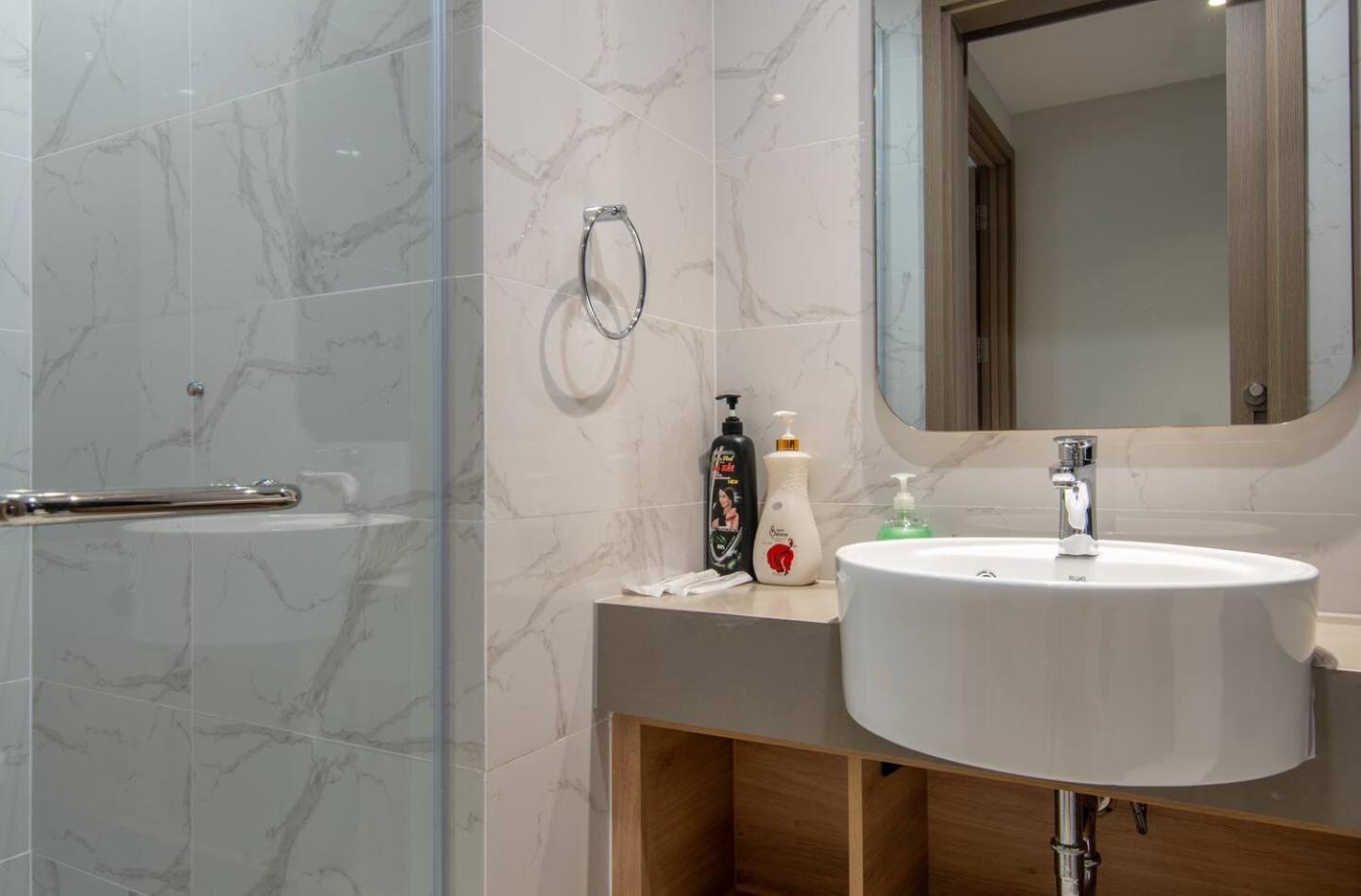 Luxury 2 Or 3Br Apartment In Dist 1 N Pool, Gym, Airport Pickup TP. Hồ Chí Minh Ngoại thất bức ảnh